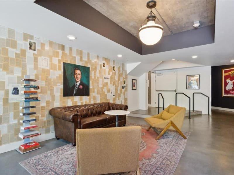 Retreat With Scenic Views And Fireplace Apartment *