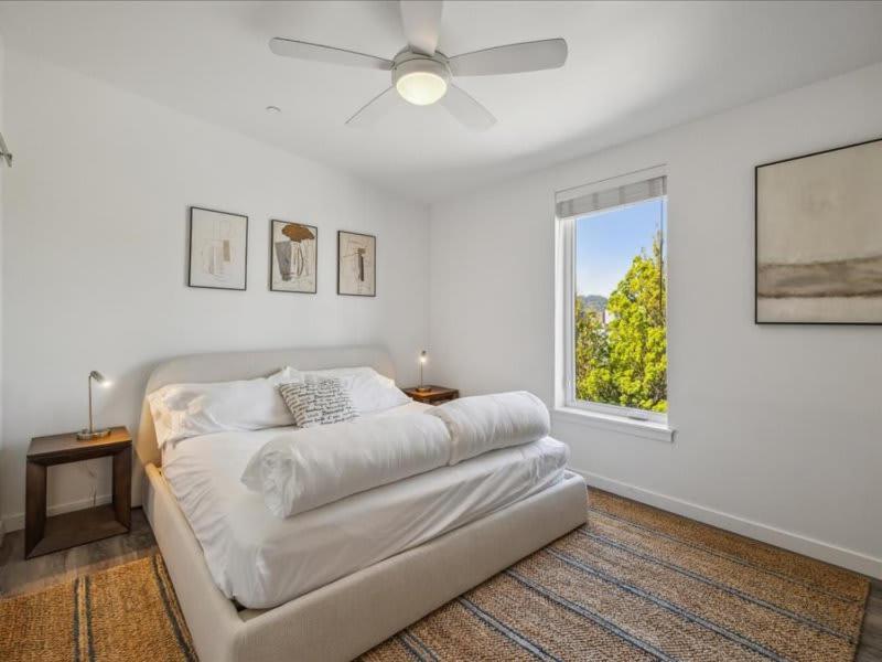 Retreat With Scenic Views And Fireplace * Portland